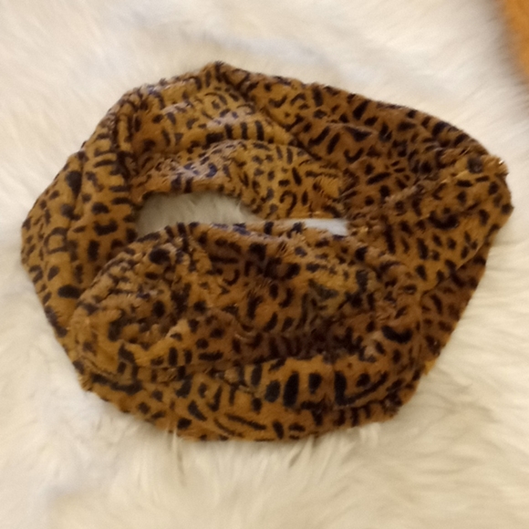 Leopard Minky Infinity Scarf - Picture 13 of 15
